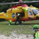 Escursionista cade per una quindicina di metri: soccorso con l'elicottero