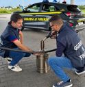 Rimborsi illeciti con tessere carburante fantasma: maxi truffa milionaria scoperta dalla Finanza