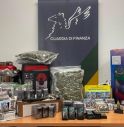 Scoprono 33 chili di droga all’interno di aspirapolveri e casse acustiche