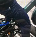 Bicicletta elettrica truccata sfreccia a 40 chilometri orari a Monfalcone: maxi multa da 6.000 euro e sequestro del mezzo