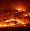 La California brucia, migliaia in fuga