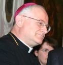 Il vescovo si oppone alle aperture domenicali