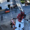 Cade da un’impalcatura al quarto piano: operaio ferito in un cantiere a Treviso