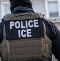 Agente dell'Ice spara a un ventottenne durante un arresto