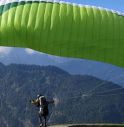Borso del Grappa, parapendio precipita dopo il decollo: pilota di settantacinque anni soccorso e ferito