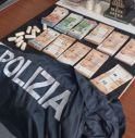 Treviso, lo fermano con 44 ovuli di coca e quasi 11.000 euro in contanti: arrestato