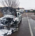 auto in fiamme