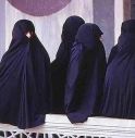 Arabia Saudita: 50enne sposa una studentessa, la sua insegnante e la preside