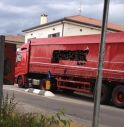 Camion in centro a Treville: «Violano i divieti»