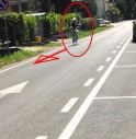 Bici contromano in via Manin: «Multatele!»