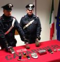 Viavai di clienti, vicini chiamano i carabinieri: arrestato per droga