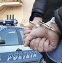 Rapinano anziana: beccati da vicino di casa poliziotto