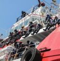 Salvano bambini dalla morte, nave sequestrata e equipaggio sotto accusa