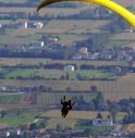 Piloti di parapendio si scontrano in volo