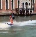 'Surfisti' a Venezia: hanno pagato la multa e lasciato la città