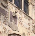 Il museo del Cenedese perde pezzi: pietra si stacca e sfiora un passante