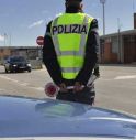 Ubriaco alle 7.40 del mattino, tenta di sfuggire alla polizia 