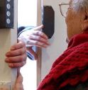 Vivevano nel lusso grazie alle truffe agli anziani: sequestrati beni per 800mila euro tra ville, auto sportive e gioielli