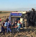 Treno deraglia in Turchia: 10 morti