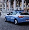 Prima finge di cedere alla truffa del finto carabiniere, poi fa arrestare il complice