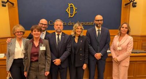 Cancro seno, '4 pazienti su 10 temono di perdere il lavoro'.