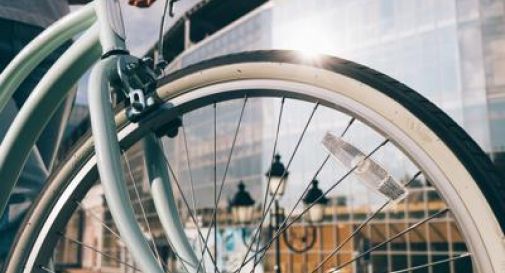 Tumori: oncologo, 'bici tra strumenti prevenzione, meno smog più movimento'.