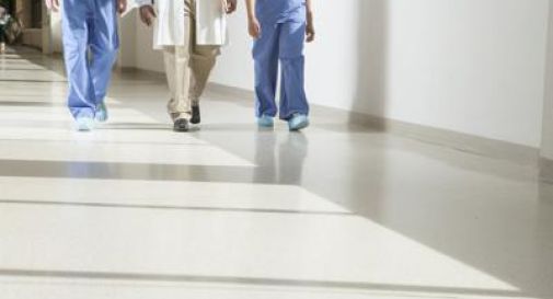 'Troppo lavoro in corsia', 72% medici pronto a fuga da Ssn.