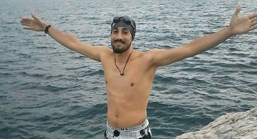 Ameer, profugo siriano che ha raggiunto l'Europa a nuoto
