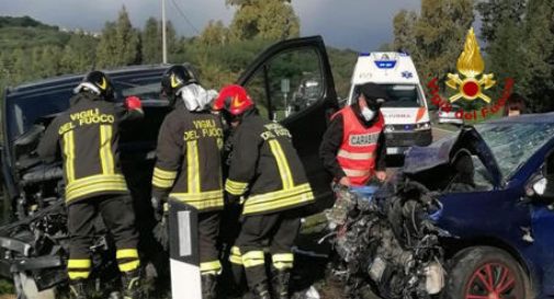 In dieci in ospedale per un incidente tra quattro auto