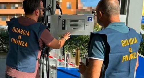 Anomalie alle colonnine self-service, scattano i sigilli