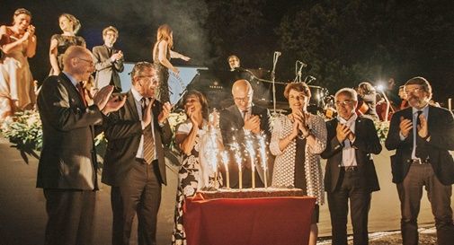 Troppa gente al concerto, in tanti rimangono fuori: ma ci sono i biglietti di consolazione per la replica