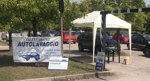 “Mentre tu fai la spesa noi ti laviamo l’auto”