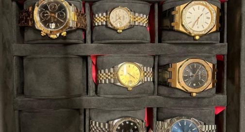 Vendeva illecitamente orologi di lusso, denunciato