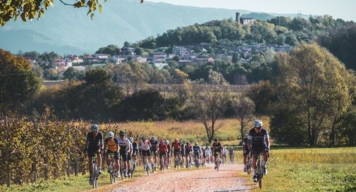 2.500 ciclisti invadono le colline di Valdobbiadene per la Prosecco Cycling