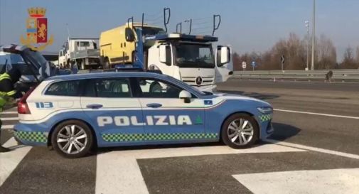 Portava merci in tutta Europa ma i suoi documenti di trasporto erano falsi 