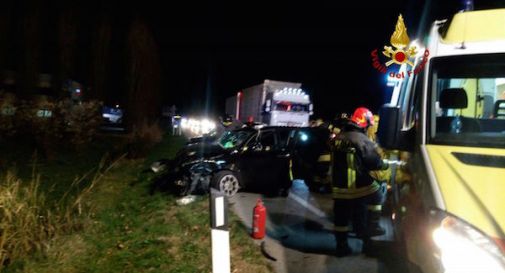 Scontro tra due auto e furgone, grave 80enne