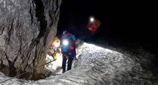 Si arrampicano sulle Tre Cime di Lavaredo ma rimangono bloccate: soccorse nella notte