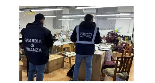 Sequestrato laboratorio tessile privo di misure di sicurezza  