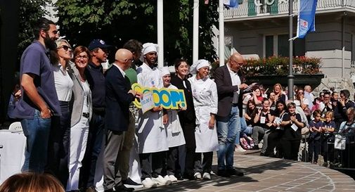 Chef Cracco incorona i ragazzi del Dieffe di Valdobbiadene per i loro “Gnocchi olimpici”