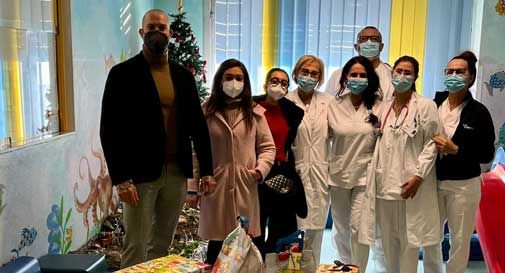 Conegliano, Fratelli d'Italia fa un regalo di Natale ai bambini ricoverati in pediatria