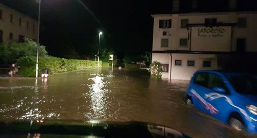 La pioggia fa esondare il torrente, strade e campi come fiumi a Conegliano