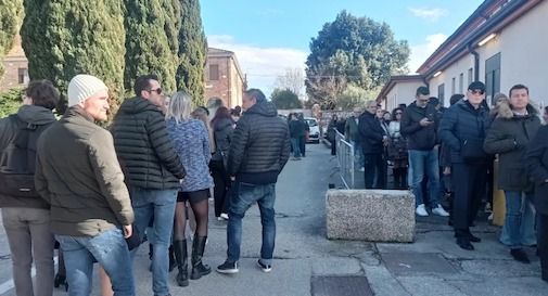 A Treviso in centinaia per i casting della nuova serie “L’Ispettore Stucky” in onda su RaiDue