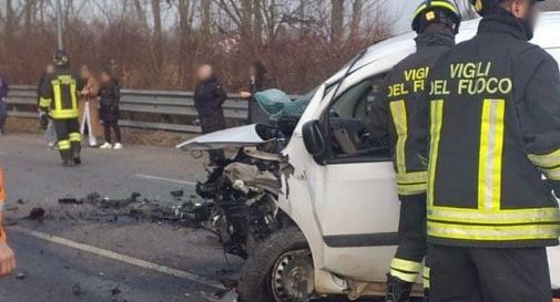 Scontro tra auto e furgone, muore il conducente del mezzo pesante: è trevigiano 