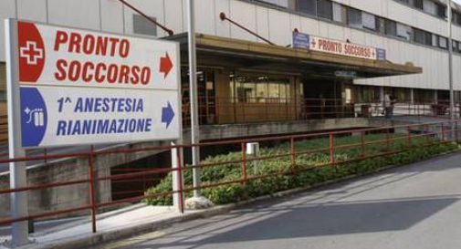 Bimbo sfugge alla madre e viene travolto da tir, gravissimo 