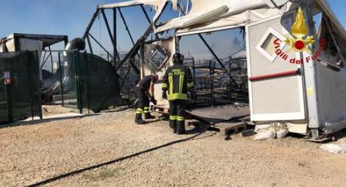 A fuoco centro profughi di Cona