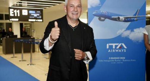 Blitz animalista nella notte contro Roberto Baggio in aeroporto a Verona 