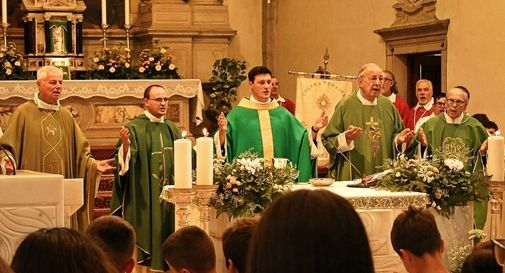 L'avvicendamento in parrocchia a Motta di Livenza, don Claudio lascia il posto a don Davide