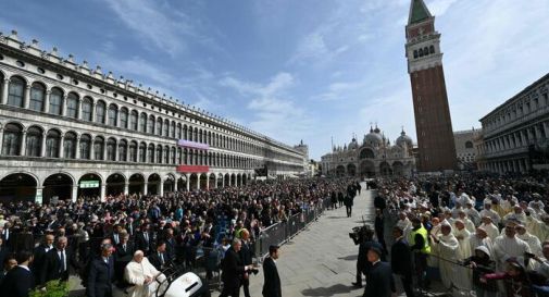 Il Papa a Venezia bella e fragile: 