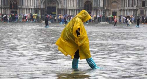 Maltempo, Venezia va sott'acqua