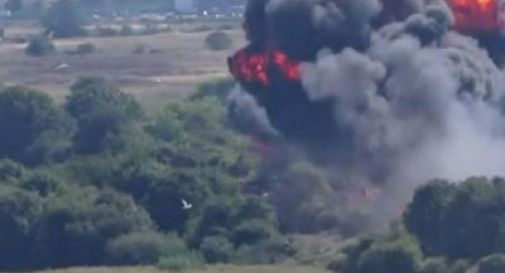 Jet precipita su autostrada durante airshow (VIDEO)